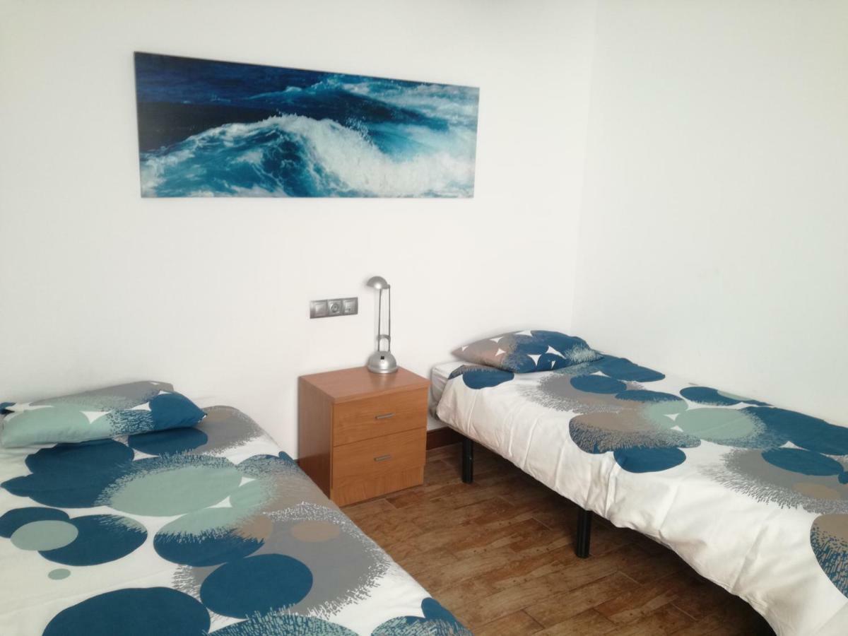 Surfhouse Hostel Famara Caleta De Famara Luaran gambar