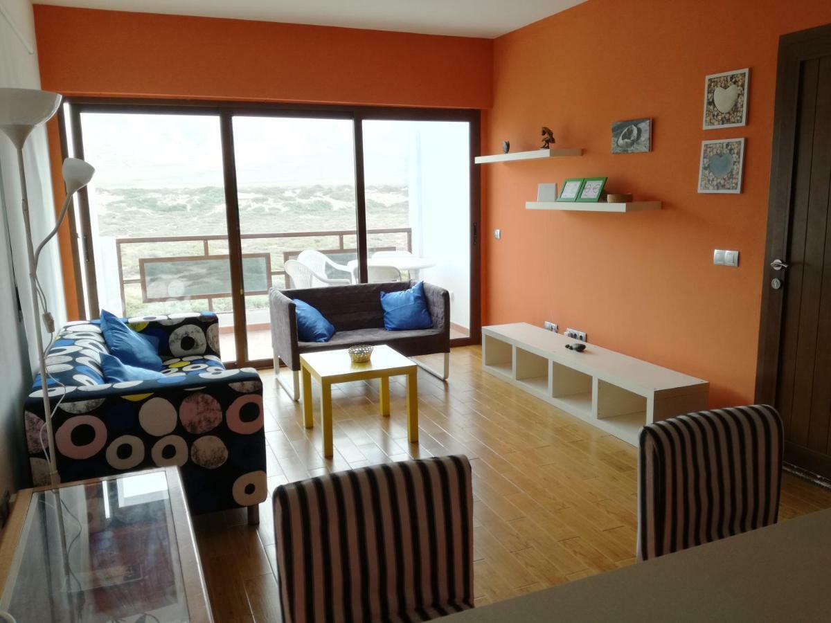 Surfhouse Hostel Famara Caleta De Famara Luaran gambar